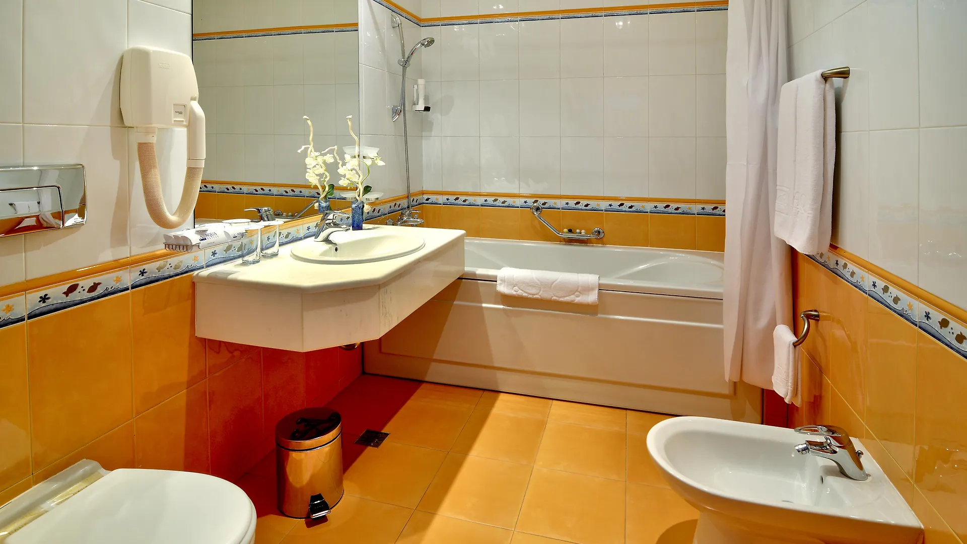 Aqua Hotel Varna 4*,