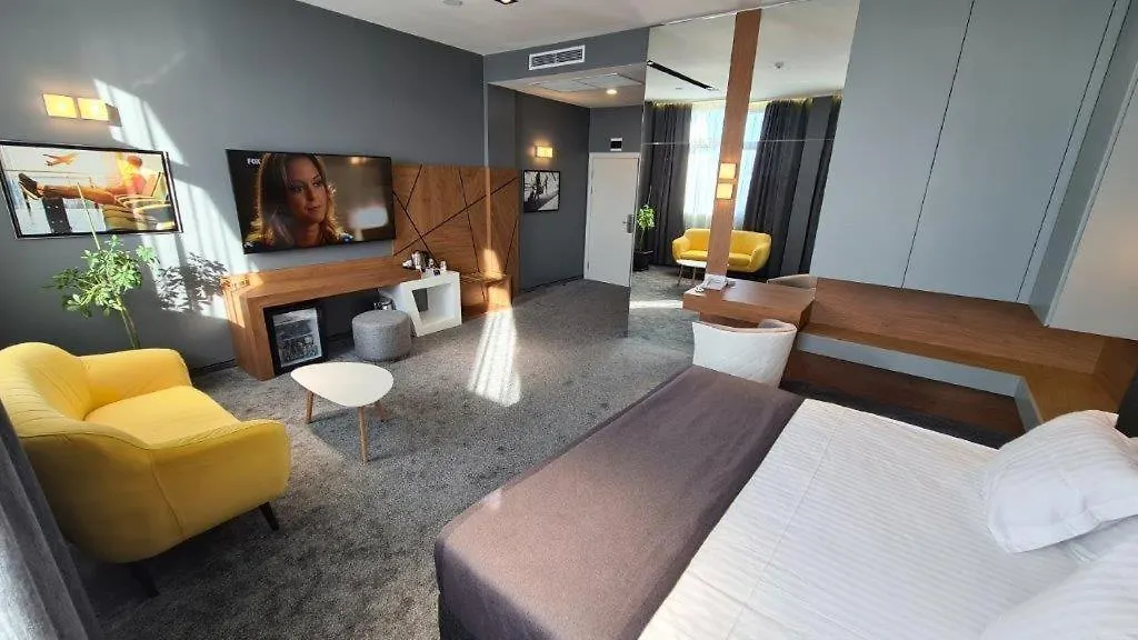 Aqua Hotel Warna