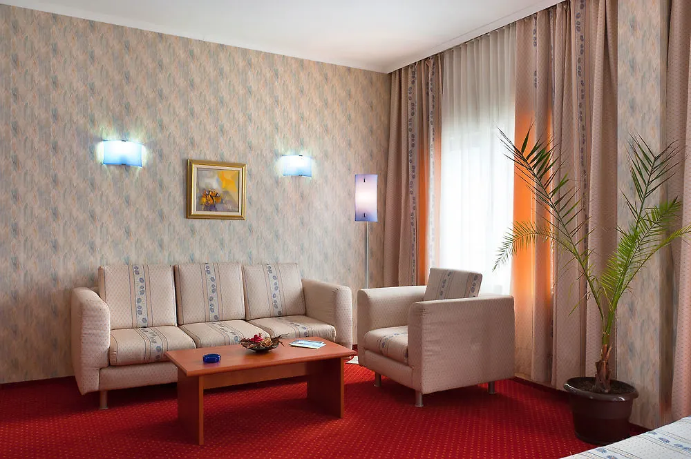 Aqua Hotel Warna