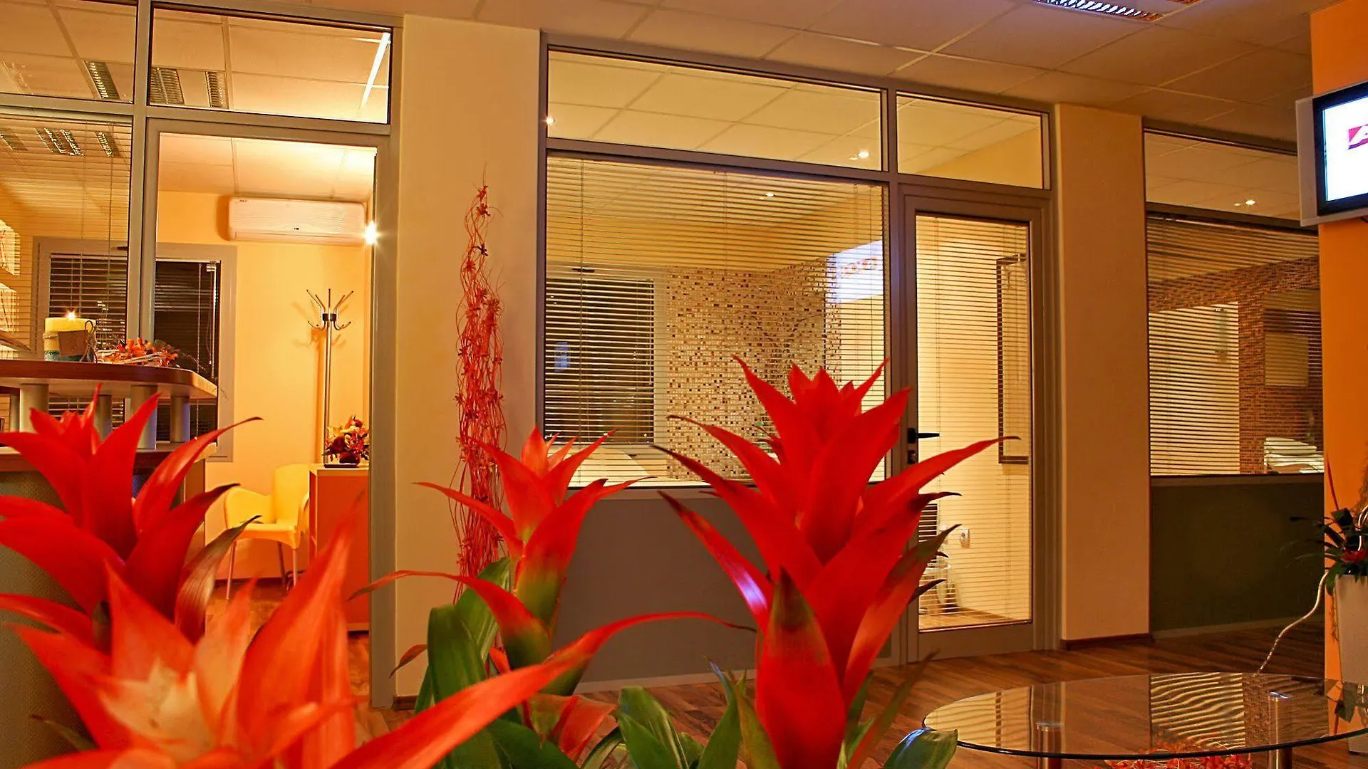 Aqua Hotel Warna