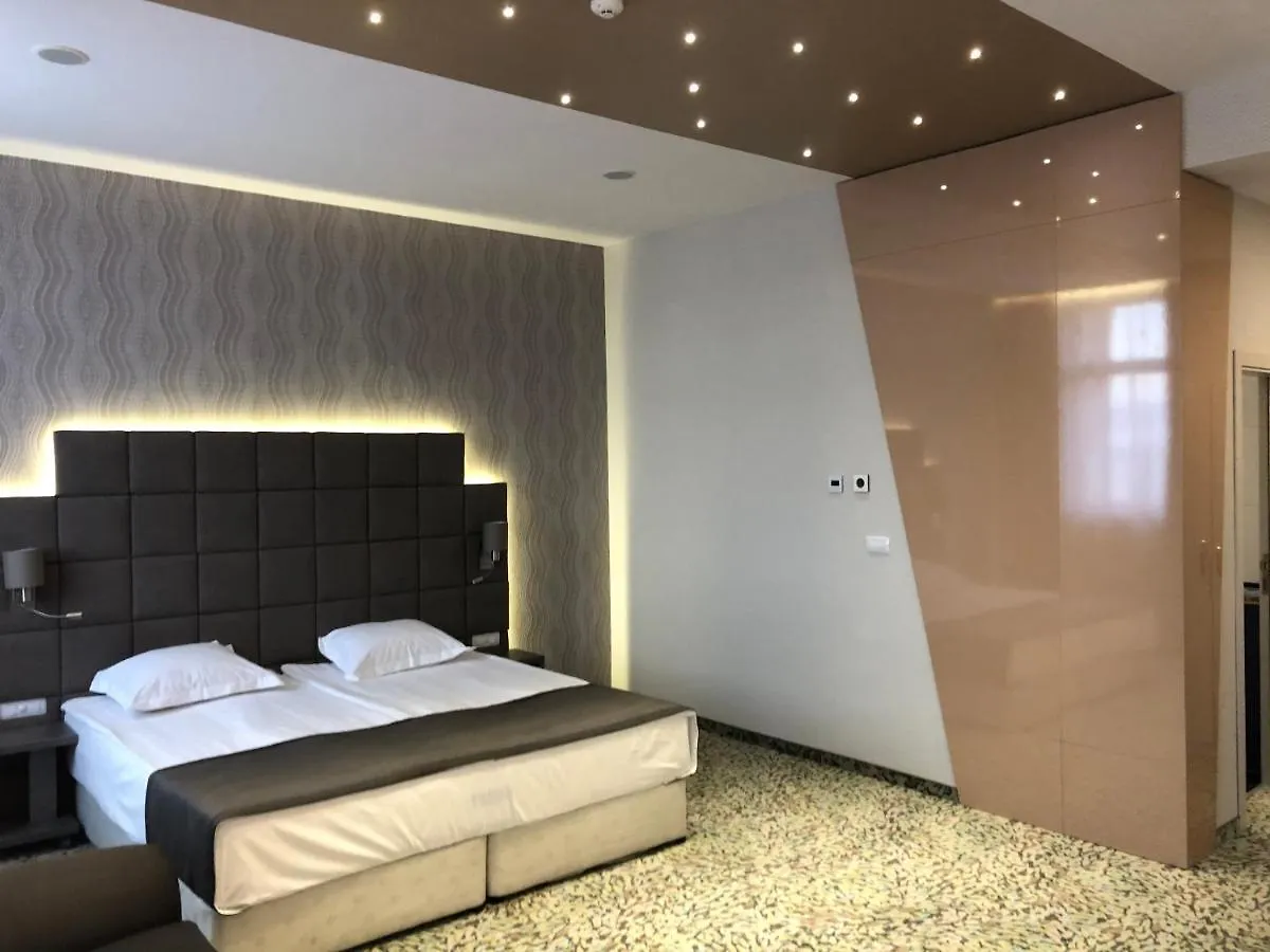Aqua Hotel Warna
